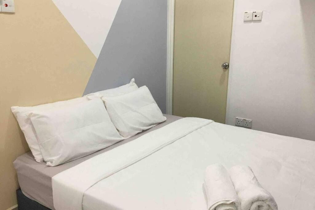 22Pax :Taman Pelangi Party House Nearby Midvelly Villa Johor Bahru Eksteriør bilde