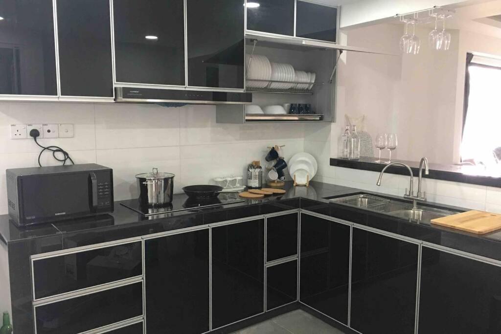 22Pax :Taman Pelangi Party House Nearby Midvelly Villa Johor Bahru Eksteriør bilde