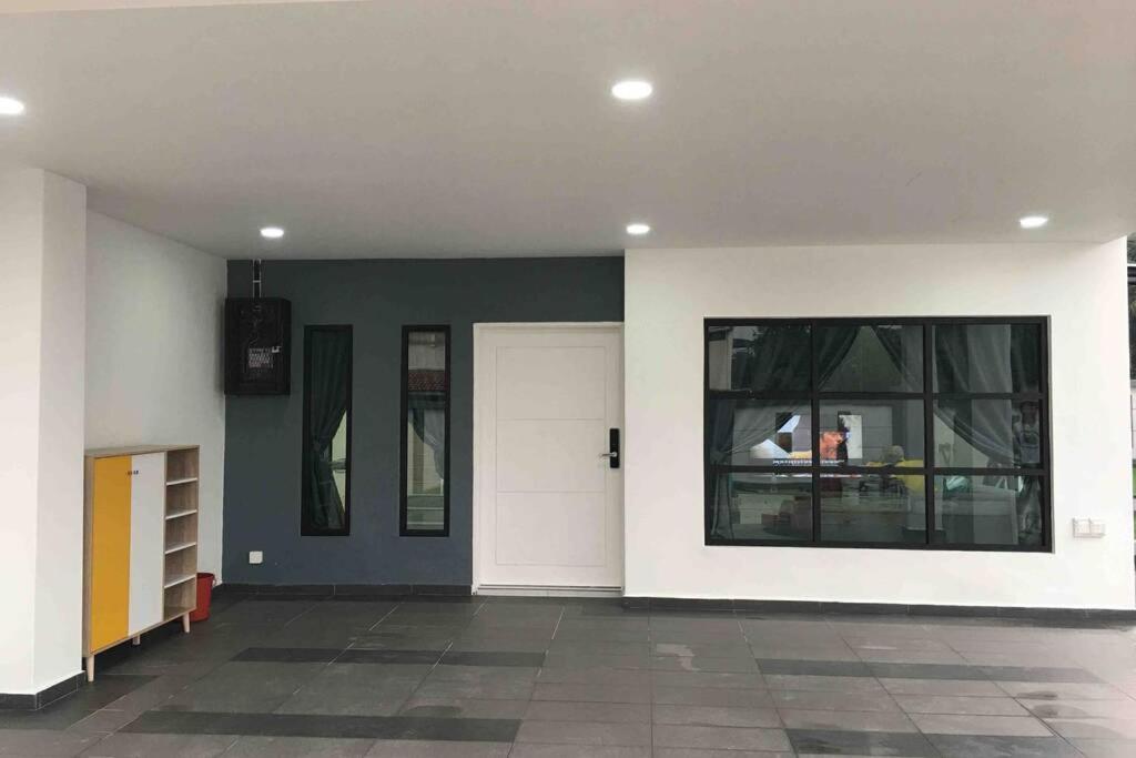 22Pax :Taman Pelangi Party House Nearby Midvelly Villa Johor Bahru Eksteriør bilde