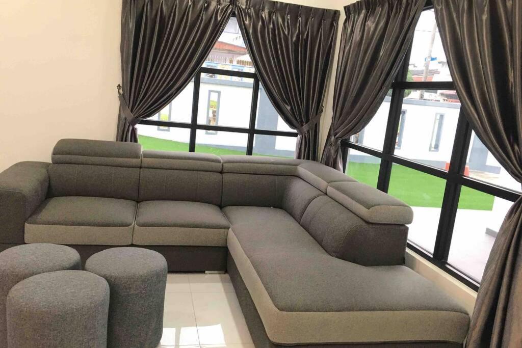 22Pax :Taman Pelangi Party House Nearby Midvelly Villa Johor Bahru Eksteriør bilde