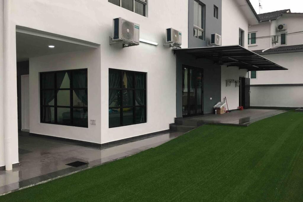 22Pax :Taman Pelangi Party House Nearby Midvelly Villa Johor Bahru Eksteriør bilde